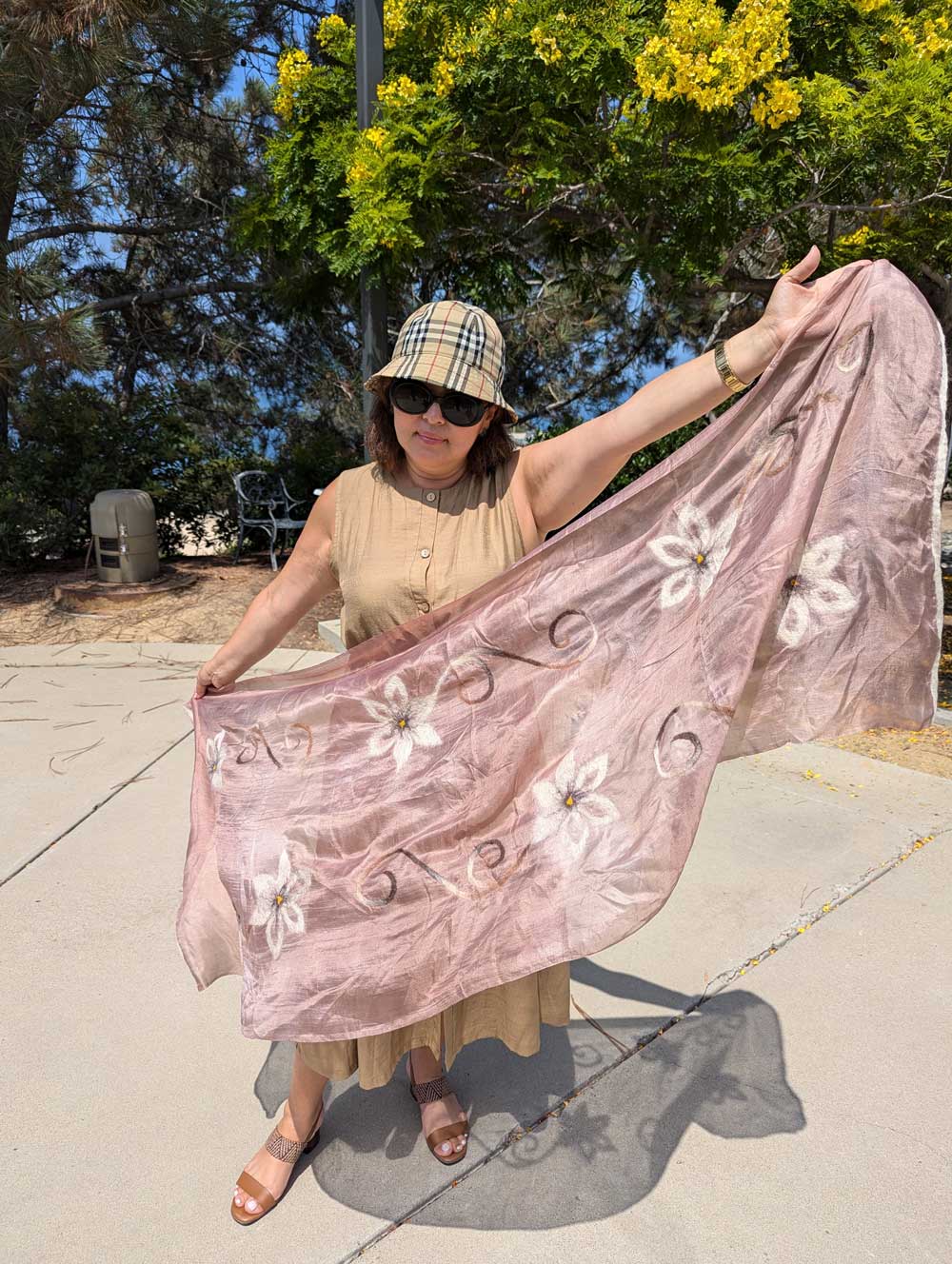 Elegant Curve Silk and Felt Handcrafted Scarf