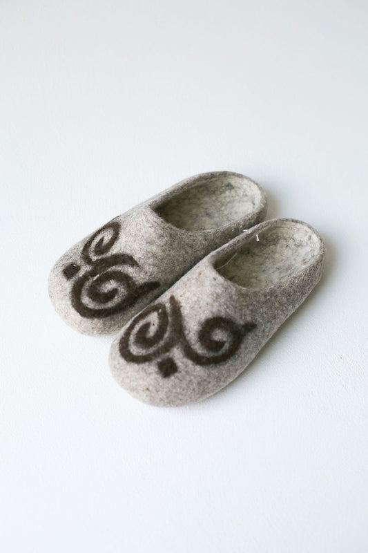 Gray Handmade Felt Slippers with Black Ornaments
